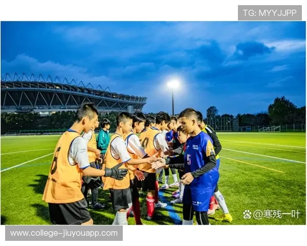 足球俱乐部在青训中注重球员人格塑造与社会责任教育并重，足球青训俱乐部管理制度